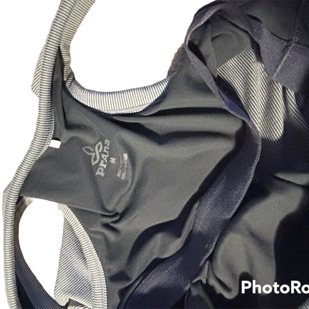 Women’s Prana Razor back gray tank with built in bra, sz M - Picture 3 of 4